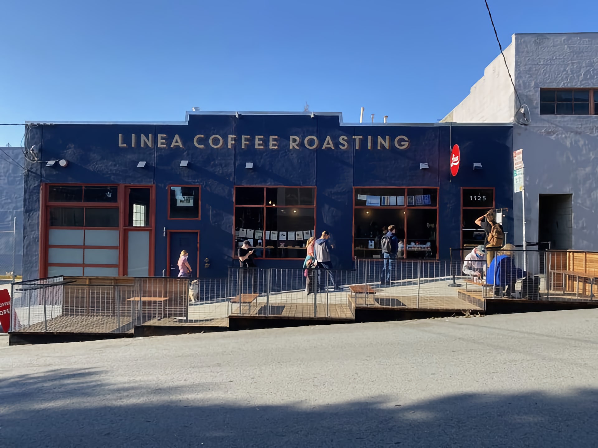 customers outside linea coffee roasting